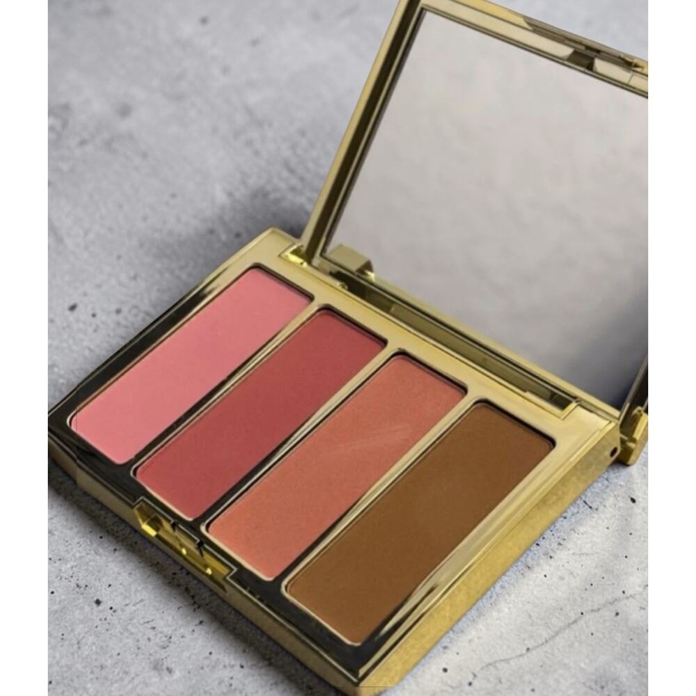 Estee Lauder Bronze Goddess Blush Palette Pink Kiss Tease Peach Passion Compact